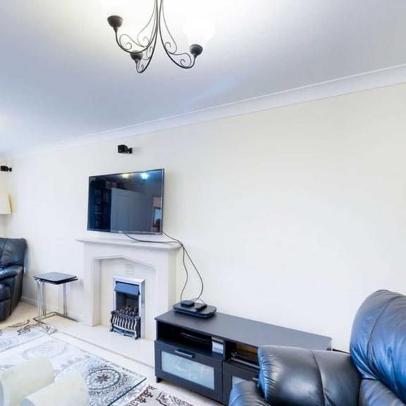 5 bedroom detached house to rent - Photo 1