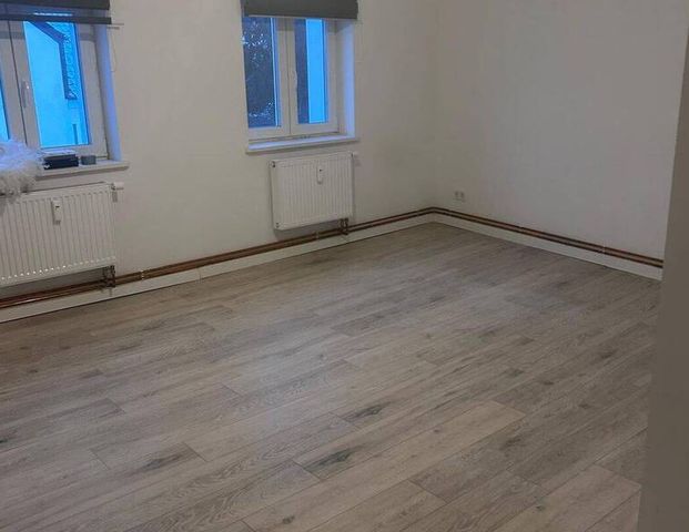 Herzfelde: Gemütliche 1-Zimmer-Wohnung mit Duschbad – Parkplatz zubuchbar - Photo 1