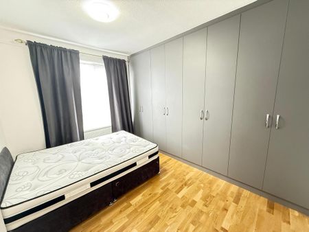 4 bedroom semi-detached house to rent - Photo 3