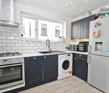2 bedroom maisonette to rent - Photo 2