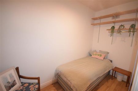 West Parade - Photo 4