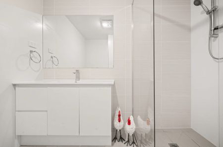 Modern Apartment in Prime Location - Photo 5