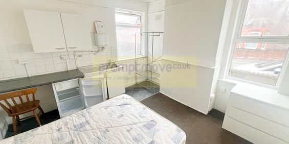 House share to rent - Photo 3