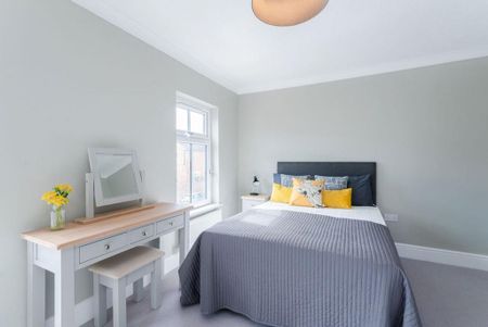 4 bedroom terraced house to rent - Photo 3