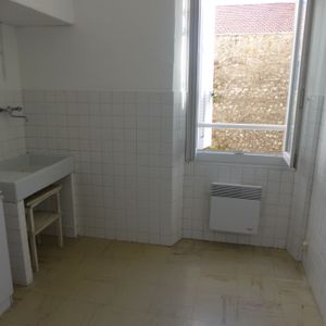 Appartement 1 pièces 29m2 MARSEILLE 5EME 502 euros - Photo 2