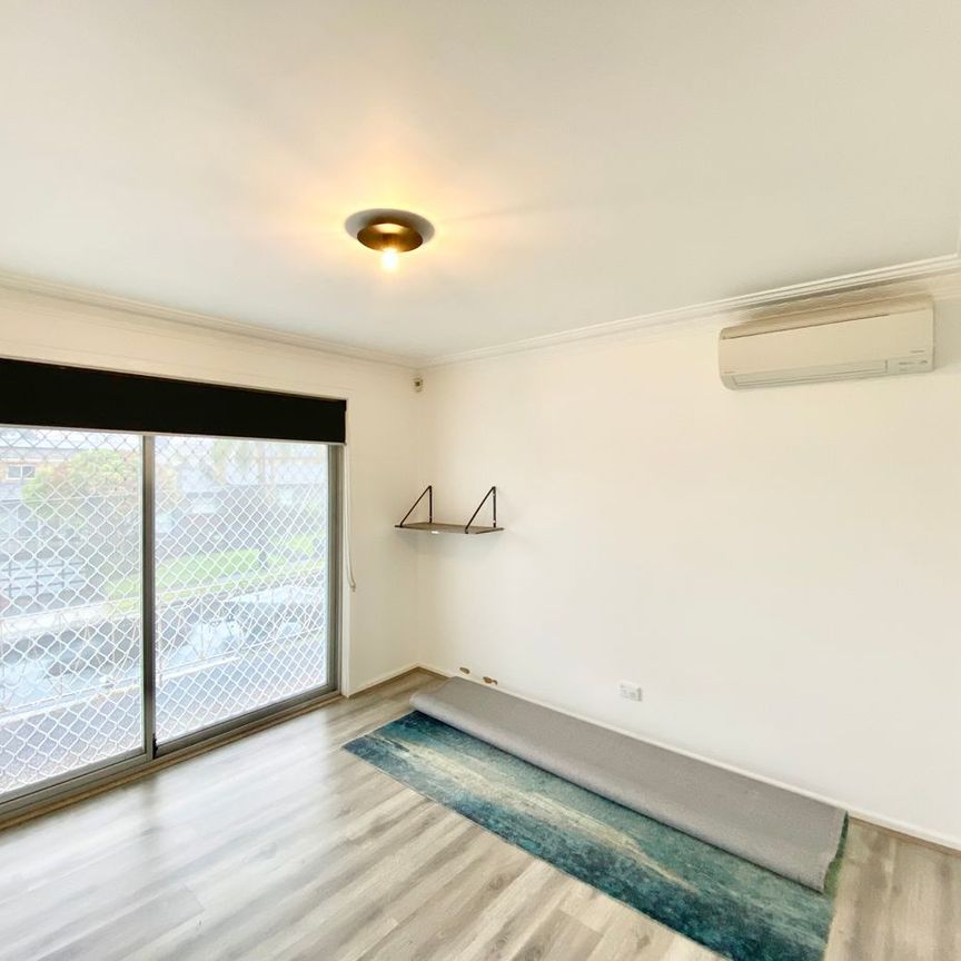 HUGE FAMILY HOME! - Photo 1