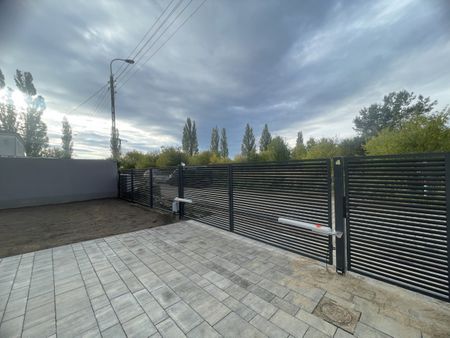 Nowiutki z pełnym wyposażeniem - Фото 2