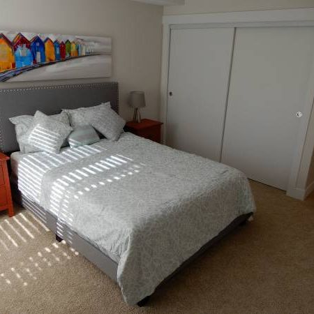 Beautiful Furnished 2 Bdrm 2 Bath Townhouse $3500+utilities - Photo 1