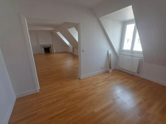 location Appartement T6 DE 161.2m² À PARIS - Photo 1