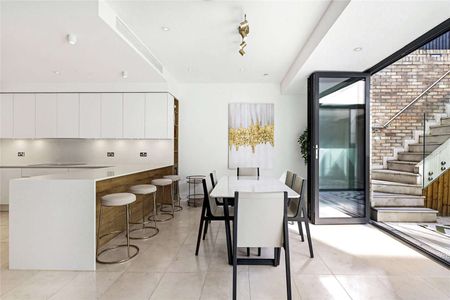 Exceptional 4 bed house located within walking distance of Battersea Park - Short Let - Photo 2