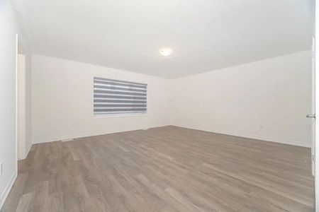 For Lease - 81 Mckernan Avenue, Brantford, Ontario - Photo 3