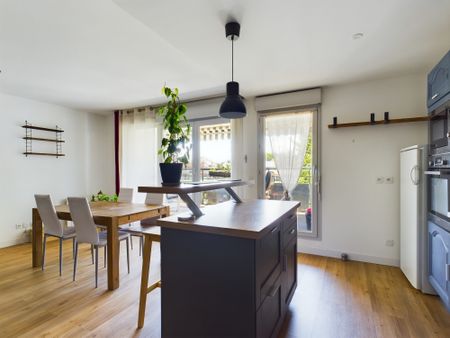 Location Appartement 4 pièces 84m² VILLEURBANNE 69100 - Photo 3