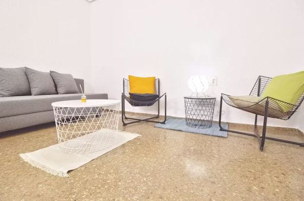 Carrer del Mestre Aguilar, Valencia, Valencian Community 46006 - Photo 1