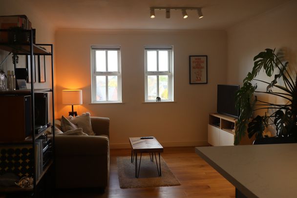 2 Bed Flat, Hadfield Close, M14 - Photo 1