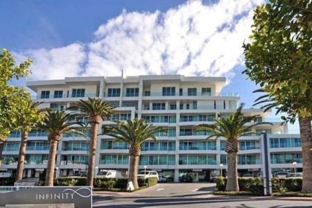 LUXURY 3-BEDROOM APARTMENT, WALKING DISTANCE TO WESTFIELD SHOPPING CENTRE WEST LAKES - Photo 4