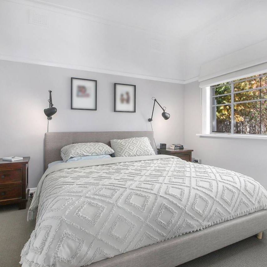 IMMACULATE THREE BEDROOM HOME ! - Photo 1