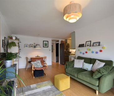 2 bedroom maisonette to rent - Photo 2