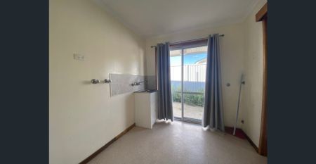 SPACIOUS LOWSET HOME ON SLAB - Photo 5