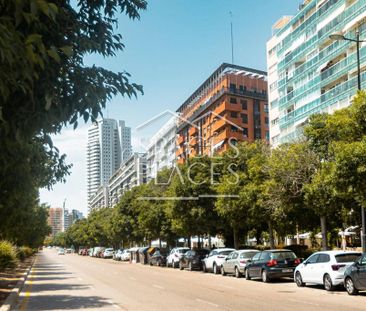 4 room luxury Flat for rent in Valencia - Photo 3