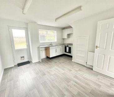 2 bedroom end of terrace house to rent - Photo 6