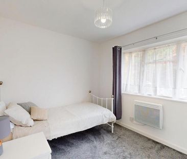 3 bedroom ground floor flat to rent - Photo 4