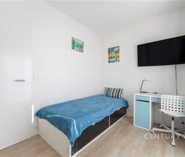 Pronájem bytu 2+KK s balkónem, sklepem a garážovým stáním, Praha 9 ... - Photo 2