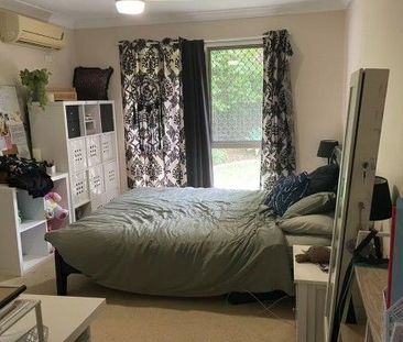 Spacious 3-Bed Villa in Resort style complex â 2 Weeks Rent-Free! - Photo 2