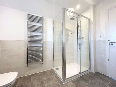 3 bedroom House in Collins Walk, Crowthorne - Photo 2