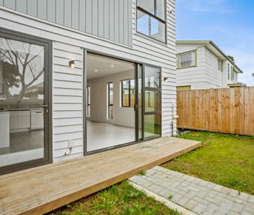 Beautiful 3 Bedroom New Lynn Home - Photo 5