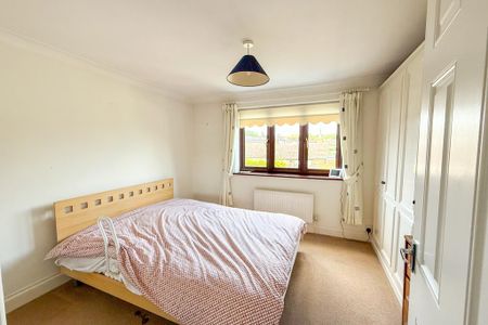 2 bedroom terraced house to rent - Photo 4