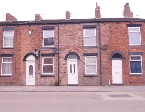 2 Bedroom Terraced House - Photo 1