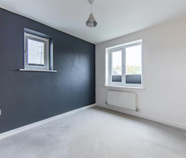 3 bedroom townhouse to rent - Photo 2