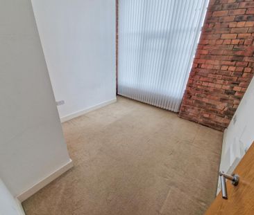 3 bedroom flat to rent - Photo 3
