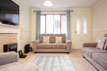 3 bedroom detached house to rent - Photo 4