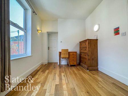 1 bedroom in a flat share to rent - Photo 5