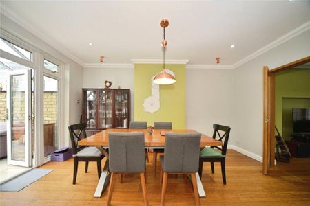 4 bedroom semi-detached house to rent - Photo 2