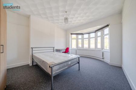 6 bedroom semi-detached house to rent - Photo 5