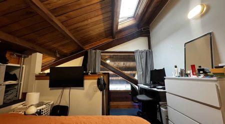 Cosy 2-Bedroom Loft Style - Photo 2