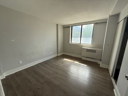 420 Parkdale Ave - Photo 4
