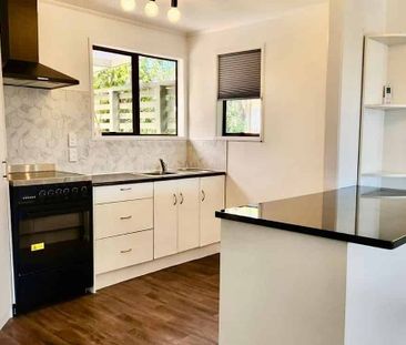 Charming 3 Bedroom House in Glen Eden - Photo 2