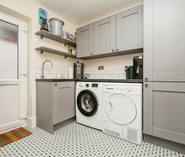 3 bedroom semi-detached house to rent - Photo 6