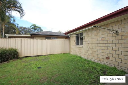 Spacious 4-Bed, 3-Bath Townhouse Moments from the Tweed River - Photo 5