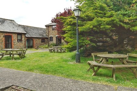 Farmhouse - Photo 2