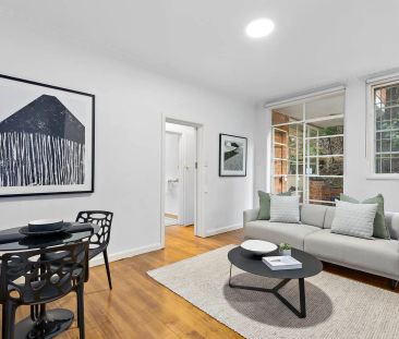 An Interwar Art Deco Wonder on the Yarra Edge - Photo 1