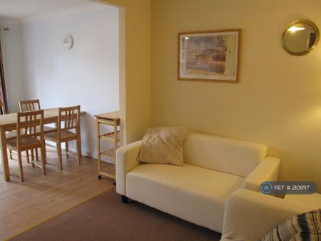4 bedroom terraced house to rent - Photo 4