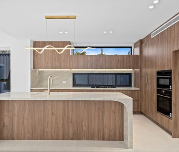 Stunning brand new duplex of exquisite design - Photo 4