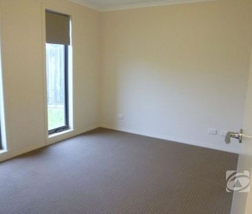 CHARMING & CONVENIENT - Photo 1