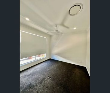 Neat townhouse! - Photo 2