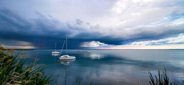 Kiadó újszerű állapotú lakás - Balatonkenese - Photo 1