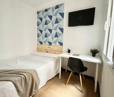 Avenida de la Paz, Sevilla, Andalusia 41013 - Photo 3